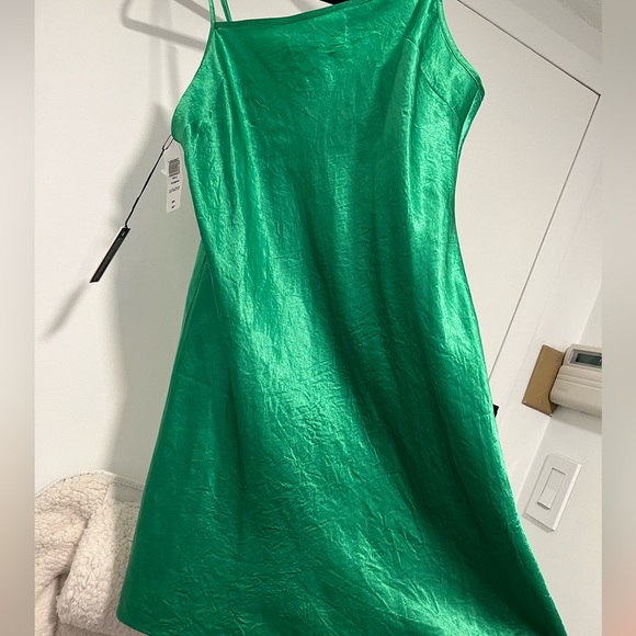 ✨Aritzia Babaton Romero Dress Gloss Green BNWT🌿 - Picture 3 of 4
